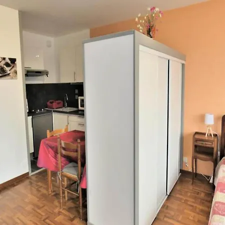 Studio For 2 People エクスレバン